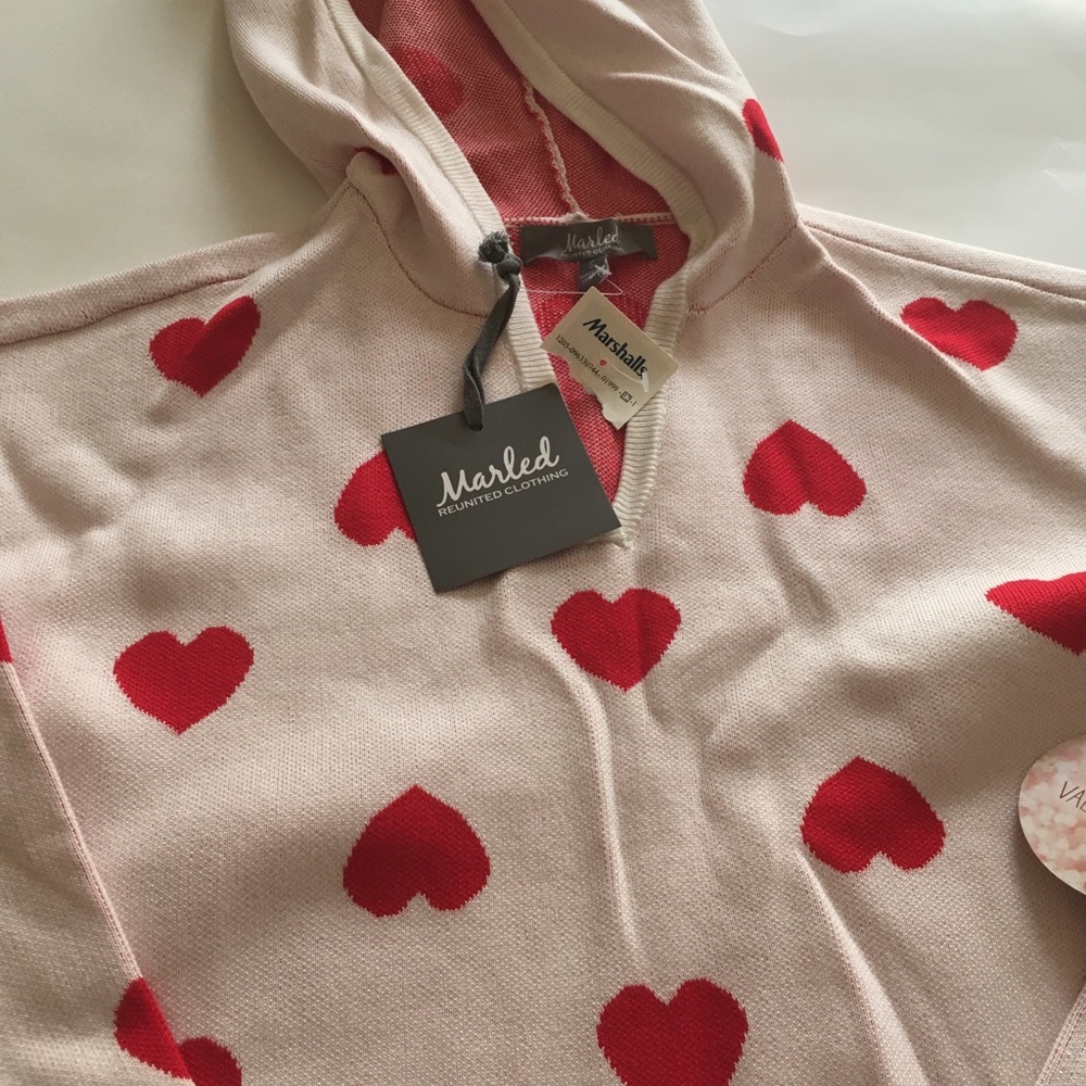 Long Sleeve w/hoodie sweater